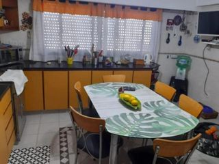 Foto 8 de Venta Amplio Departamento 4 Ambientes con Balcón en Liniers CABA