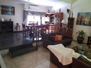 Foto 7 de Venta Amplio Departamento 4 Ambientes con Balcón en Liniers CABA
