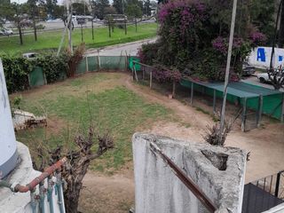 Foto 50 de Casa apta comercial sobre colectora con carteles de publicidad