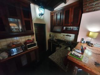 Foto 20 de Casa apta comercial sobre colectora con carteles de publicidad