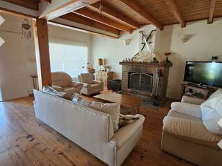 Foto 2 de VENTA: Casa  5 DORMITORIOS en  CLUB VILLA MARI MENUCO - NEUQUEN