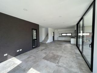 Foto 6 de CASA, VENTA, SAN MATIAS, AREA 4, LOTE AL 900