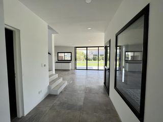 Foto 4 de CASA, VENTA, SAN MATIAS, AREA 4, LOTE AL 900