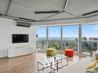 Foto 3 de Venta- Penthouse- Torre Bellini - PISO 44 - 3 ambientes- Vista al rio  - 2 cocheras