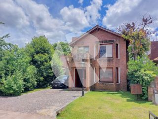 Foto 1 de Hermosa casa en Venta en COUNTRY MASCHWITZ CLUB
