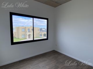Foto 31 de Casa en venta con renta en Lagos de Canning