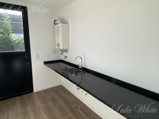 Foto 9 de Casa en venta con renta en Lagos de Canning