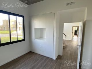 Foto 13 de Casa en venta con renta en Lagos de Canning