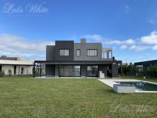 Foto 38 de Casa en venta con renta en Lagos de Canning