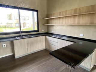 Foto 7 de Casa en venta con renta en Lagos de Canning