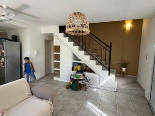Foto 3 de Venta en bloque, 2 duplex + casa al frente