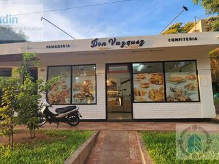 Foto 5 de Casa en  Avenida Centenario con Local Comercial al Frente