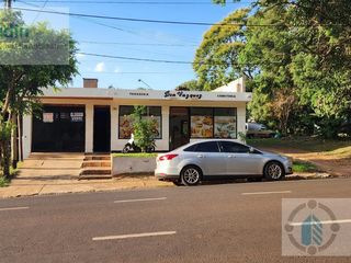 Foto 2 de Casa en  Avenida Centenario con Local Comercial al Frente