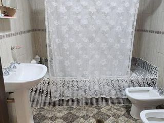 Foto 14 de Casa en  Avenida Centenario con Local Comercial al Frente