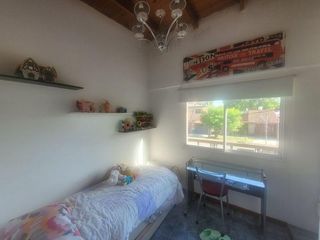 Foto 15 de Duplex en Gonnet con Cochera y amplio jardin