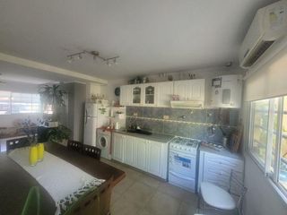 Foto 10 de Duplex en Gonnet con Cochera y amplio jardin