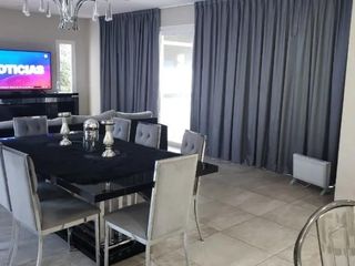 Foto 3 de Casa venta - 3 dormitorios 4 baños - 1000mts2 totales - Álamo Alto