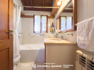 Foto 36 de VENTA Hostería vista al lago 4 dormitorios en suite Apta Turismo Villa Correntoso Villa La Angostura
