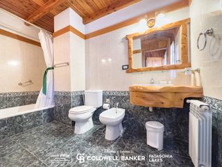 Foto 22 de VENTA Hostería vista al lago 4 dormitorios en suite Apta Turismo Villa Correntoso Villa La Angostura