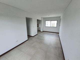 Foto 2 de Departamento de 2 ambientes en estrategica ubicacion  lomas de zamora este a metros de la estacion