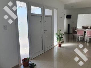 Foto 2 de Venta Casa 4 Dorm - B° Santa Angela 3 - Centenario Neuquen