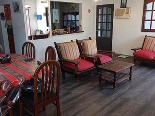 Foto 11 de Casa en venta - 5 dormitorios 2 baños - 208mts2 - Villa Elisa [FINANCIADO]
