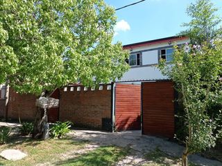 Foto 1 de Casa en venta - 5 dormitorios 2 baños - 208mts2 - Villa Elisa [FINANCIADO]