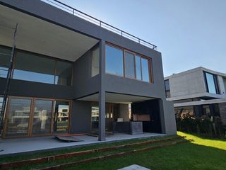 Foto 6 de Venta Casa en Virazon al Lago