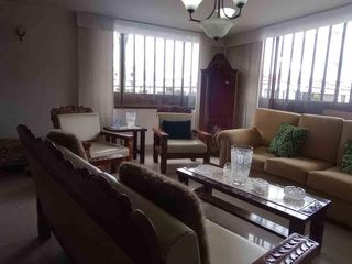 Foto 2 de Se vende espectacular casa esquinera en el exclusivo sector de Alhambra