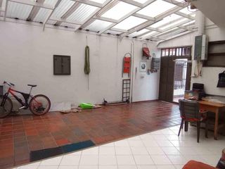 Foto 6 de Se vende espectacular casa esquinera en el exclusivo sector de Alhambra