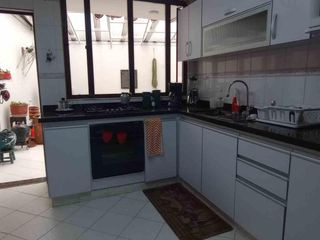 Foto 4 de Se vende espectacular casa esquinera en el exclusivo sector de Alhambra