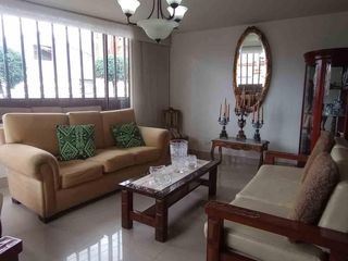 Foto 1 de Se vende espectacular casa esquinera en el exclusivo sector de Alhambra