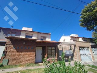 Foto 3 de En Venta Duplex   Dpto.  a Refaccionar - San Martin 4.100 Bº  Canal V - Neuquén
