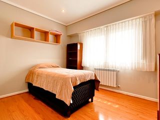 Foto 4 de Venta casa chalet 5 ambientes zona playa grande cochera doble