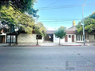 Foto 2 de VENTA DE CASA EN ALTO ALBERDI  A UNA CUADRA DE PLAZA  JERONIMO DEL BARCO