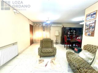 Foto 4 de VENTA DE CASA EN ALTO ALBERDI  A UNA CUADRA DE PLAZA  JERONIMO DEL BARCO