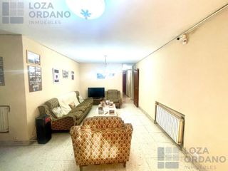 Foto 3 de VENTA DE CASA EN ALTO ALBERDI  A UNA CUADRA DE PLAZA  JERONIMO DEL BARCO