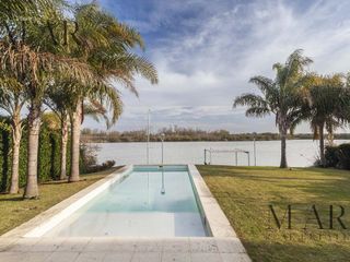 Foto 1 de Casa al lago en Venta. El Golf, Nordelta