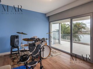Foto 32 de Casa al lago en Venta. El Golf, Nordelta