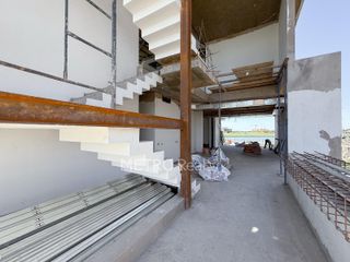 Foto 8 de Casa en venta al lago con 5 habitaciones en suite en Los Puentes, Nordelta