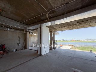 Foto 5 de Casa en venta al lago con 5 habitaciones en suite en Los Puentes, Nordelta