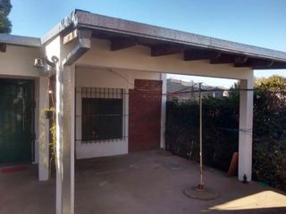 Foto 1 de Casa en venta - 1 Dormitorio 1 Baño - 300Mts2 - Melchor Romero