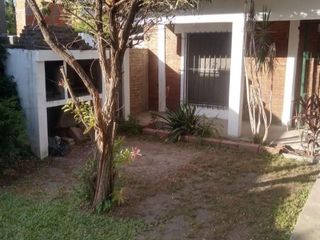 Foto 3 de Casa en venta - 1 Dormitorio 1 Baño - 300Mts2 - Melchor Romero