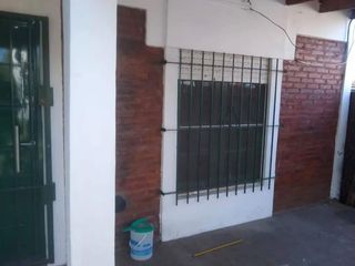 Foto 5 de Casa en venta - 1 Dormitorio 1 Baño - 300Mts2 - Melchor Romero