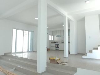 Foto 2 de Casa - Área Centro Oeste