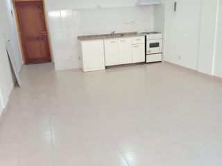 Foto 7 de El Bolsón - Mono ambiente sobre Av San Martín