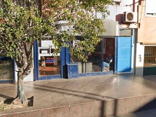 Foto 1 de Local en venta - 65Mts2 - Dock Sud