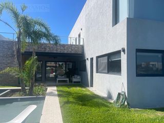 Foto 3 de Casa en venta al lago en el Barrio Vistas, PUERTOS / ESCOBAR