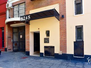 Foto 1 de BAJÓ DE PRECIO! Departamento de 2 ambientes con balcón.