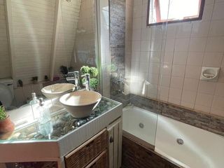 Foto 9 de Casa en  Venta con piscina, mas dpto, mas local comercial.